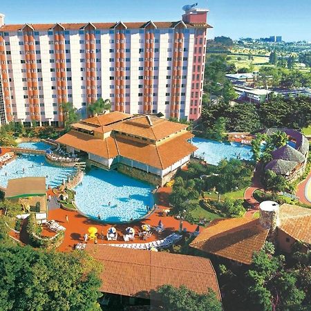 Apartamento Luxo Hot Springs Caldas Novas Tay Apartment Luaran gambar